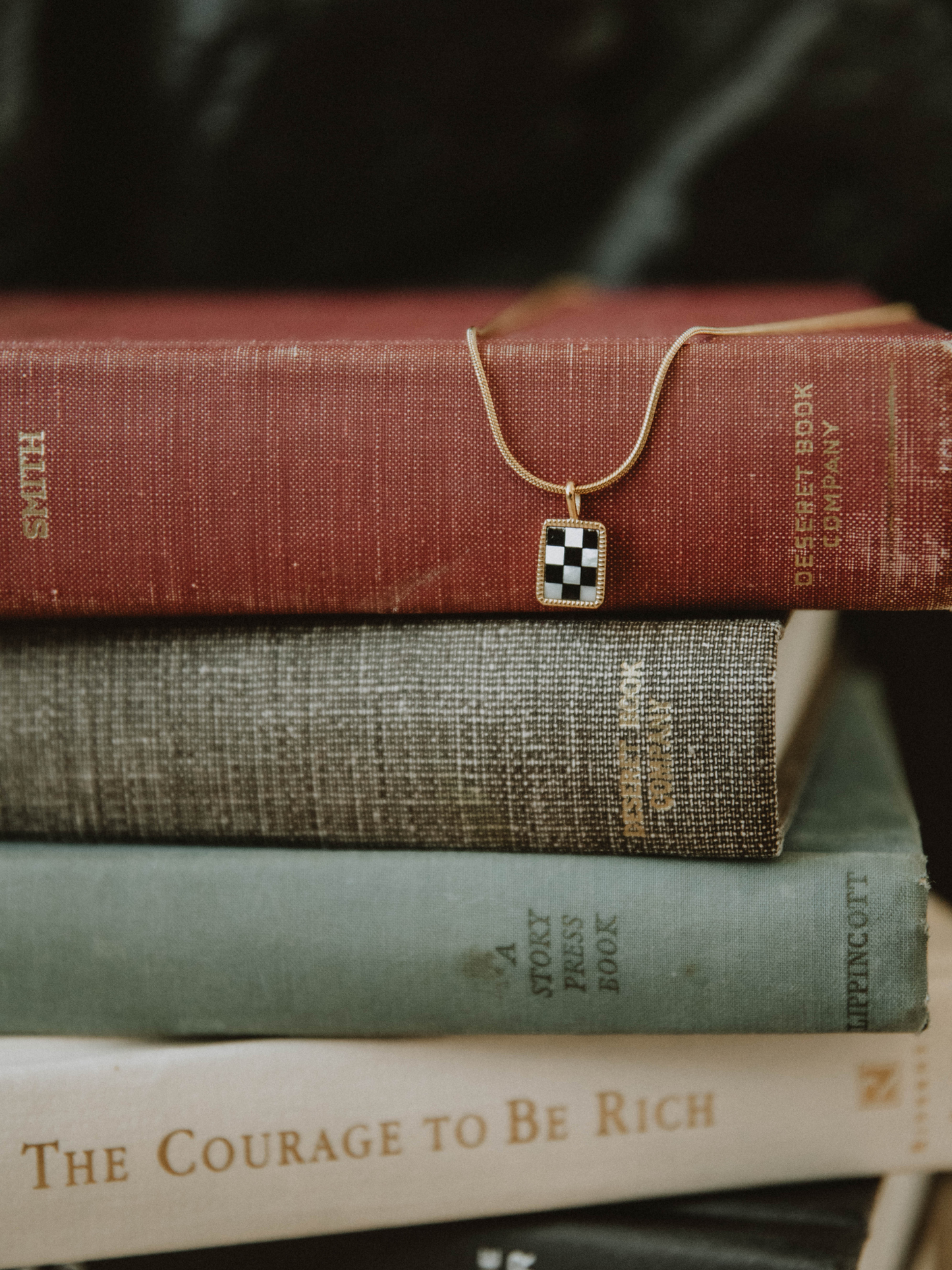 B&W Checkered Necklace (18k gold)