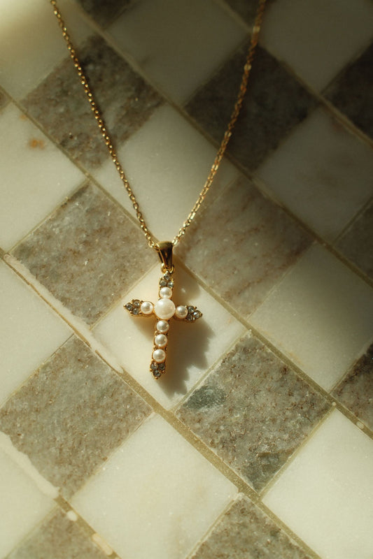 Cross Necklace (18k gold)