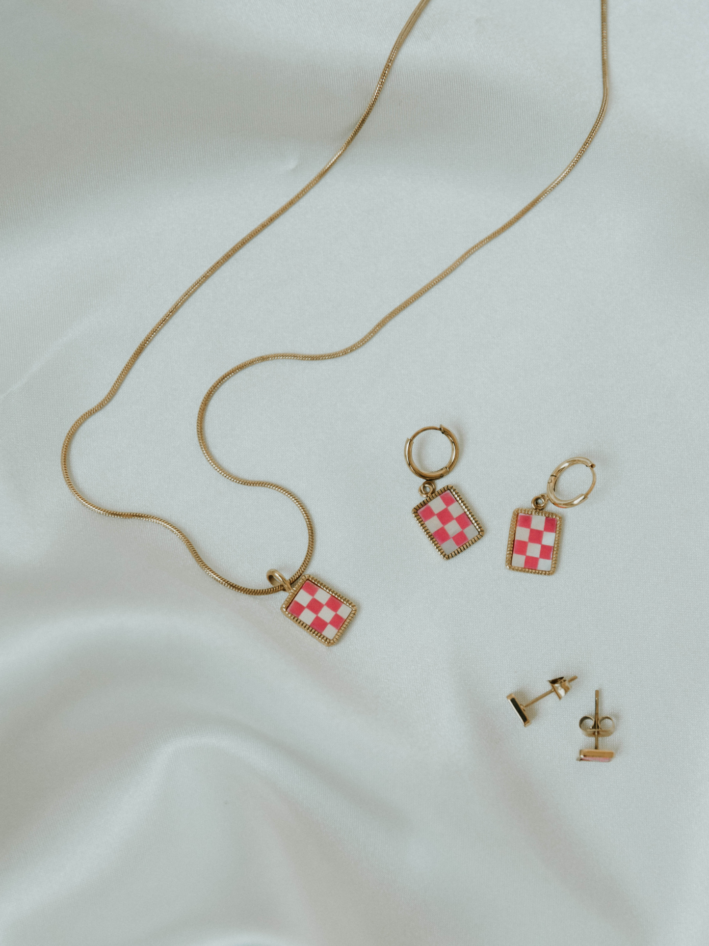 Barbie Pink Checkered Motherload (18k gold)