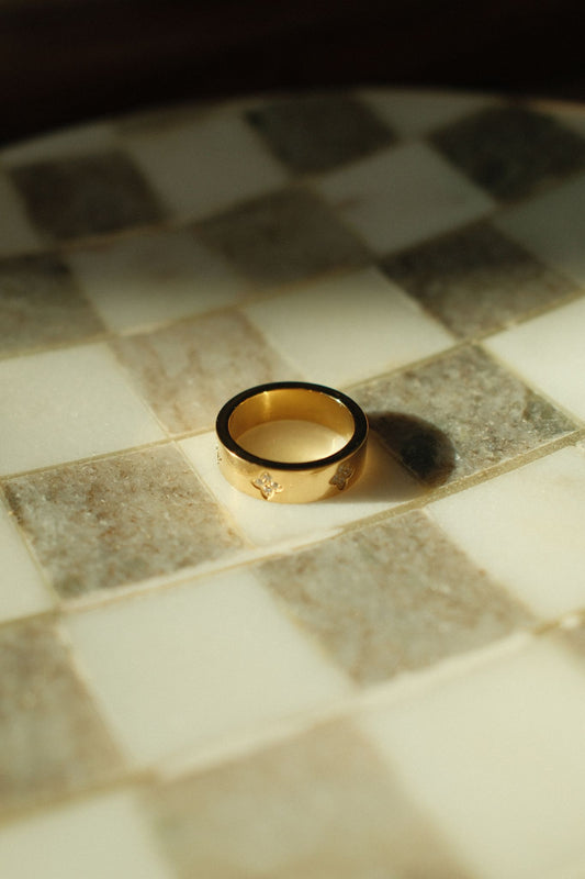 Love Locked Ring (18k gold)