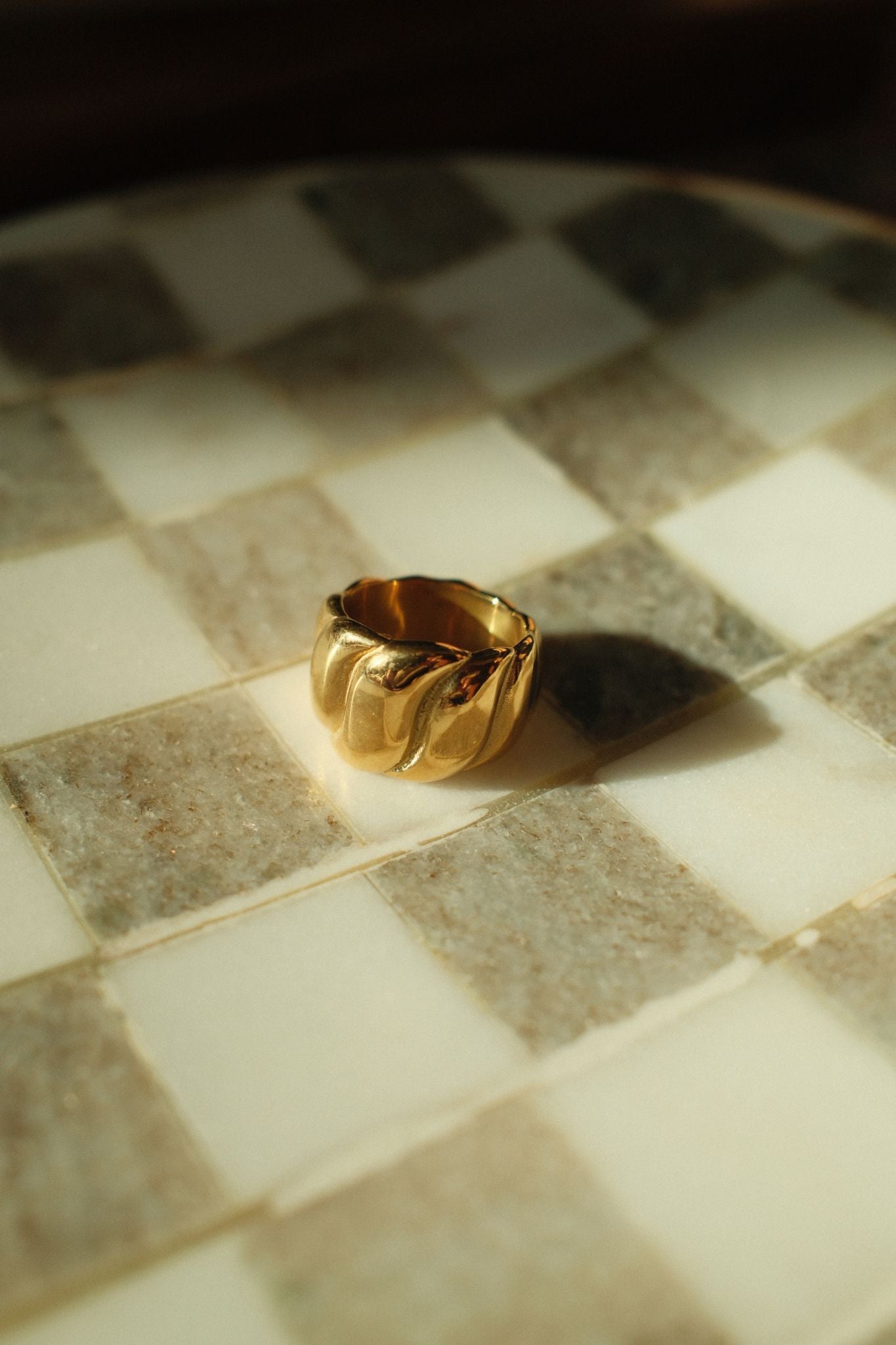 Nonchalant Ring (18k gold)