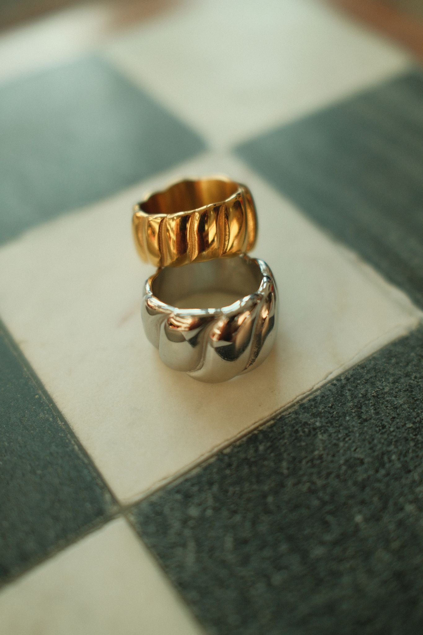 Nonchalant Ring (18k gold)