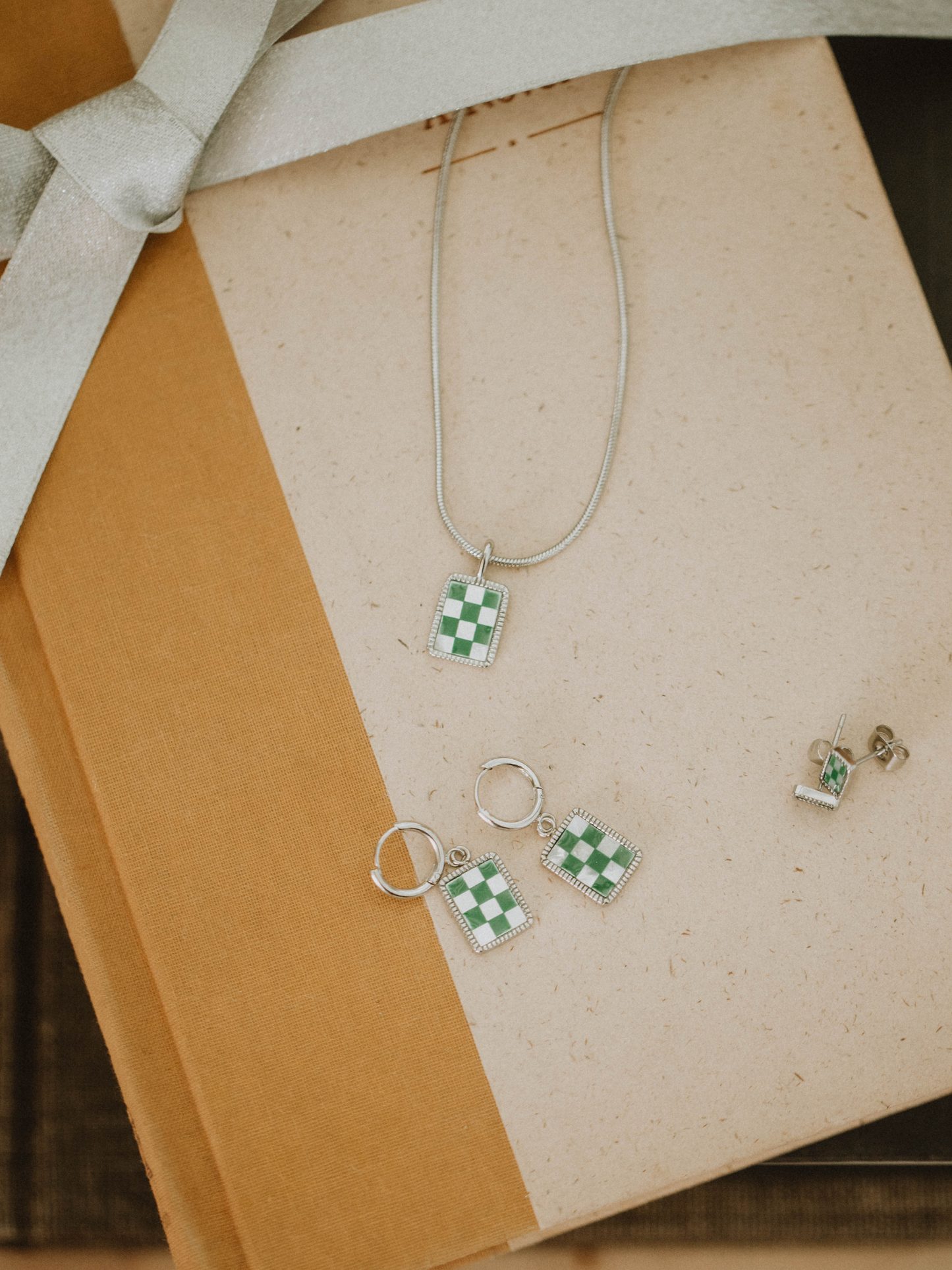 Green Checkered Necklace - Silver