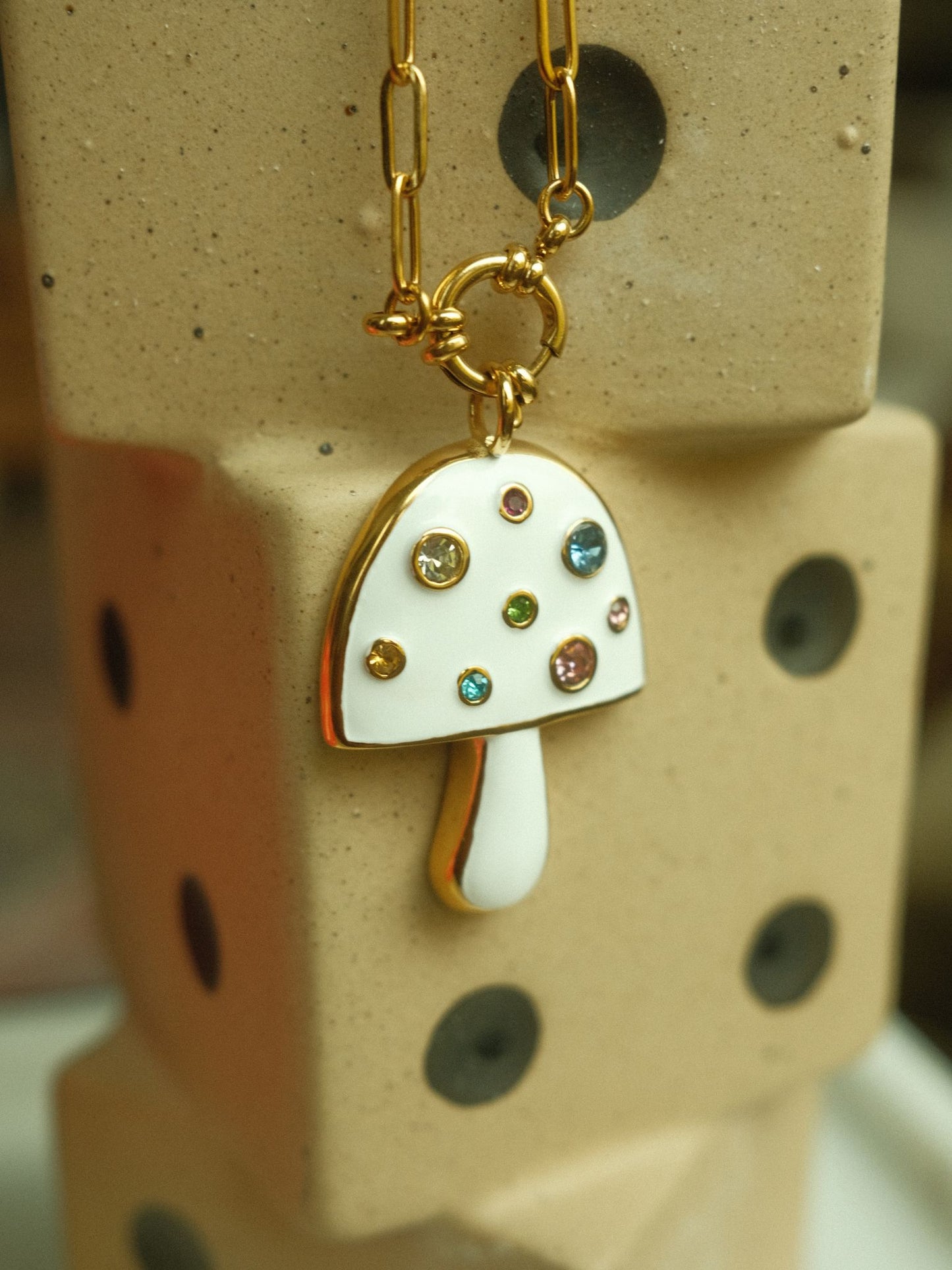 White Mushroom Necklace (18k gold)