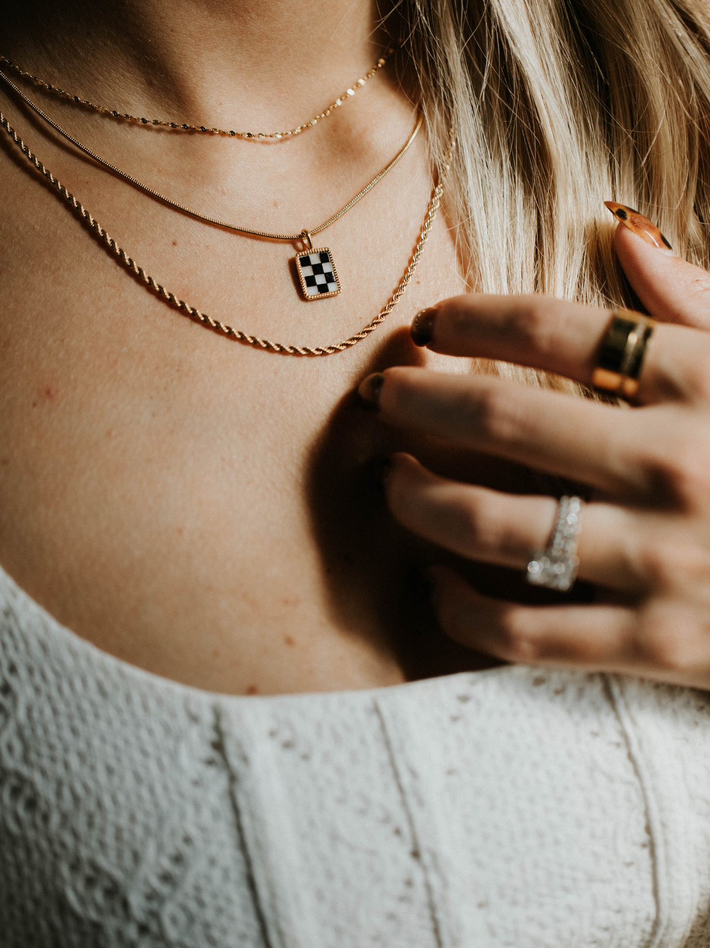 B&W Checkered Necklace (18k gold)