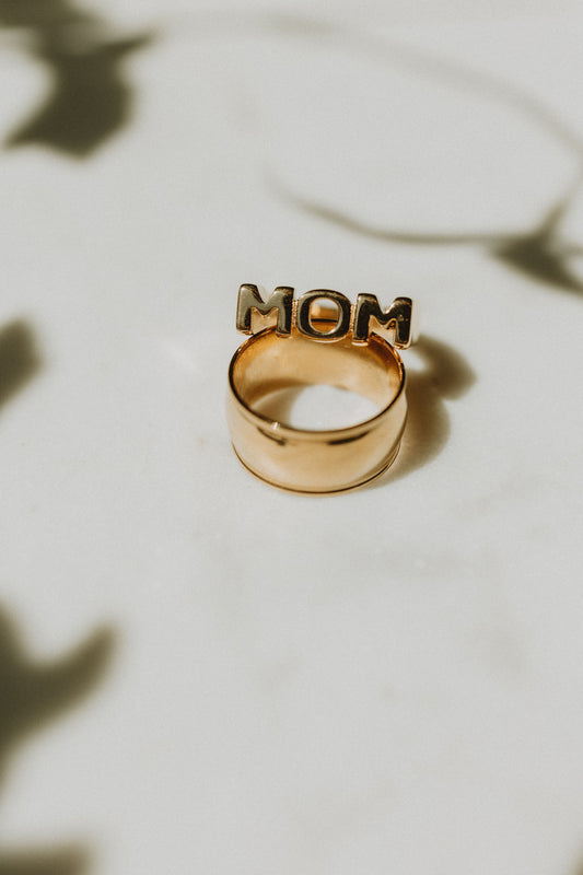 Mom ring (18k gold)