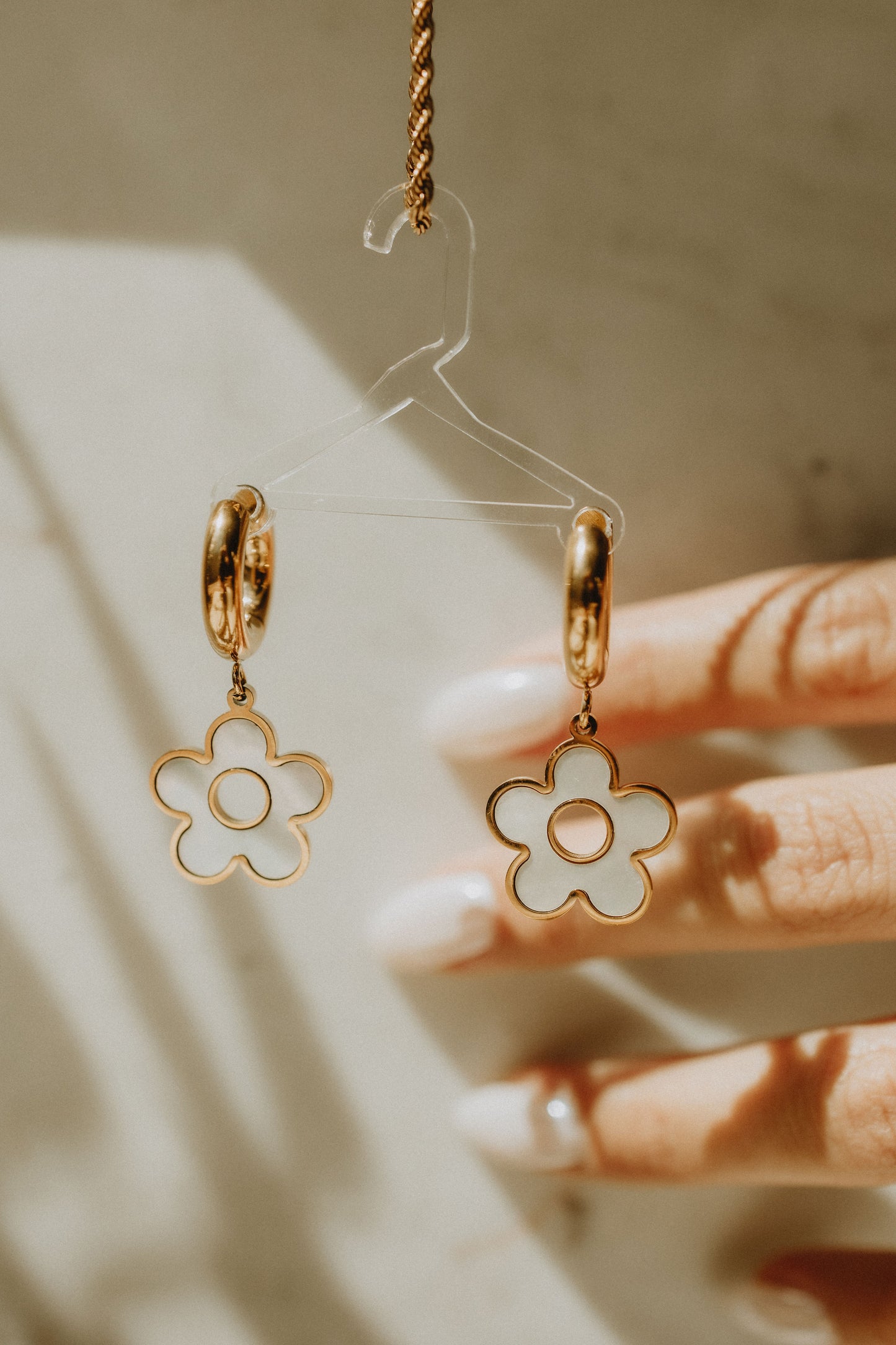 Daisy Earrings (18k gold)