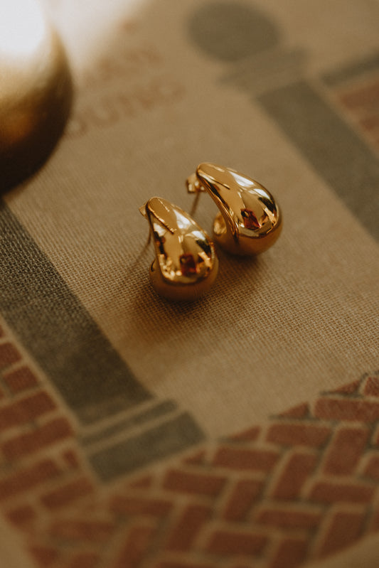 Water Drop Earrings (18k gold)