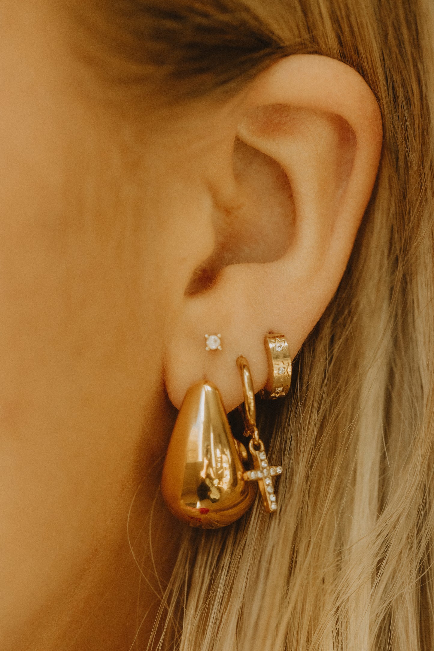 Cross Earrings (18k gold)