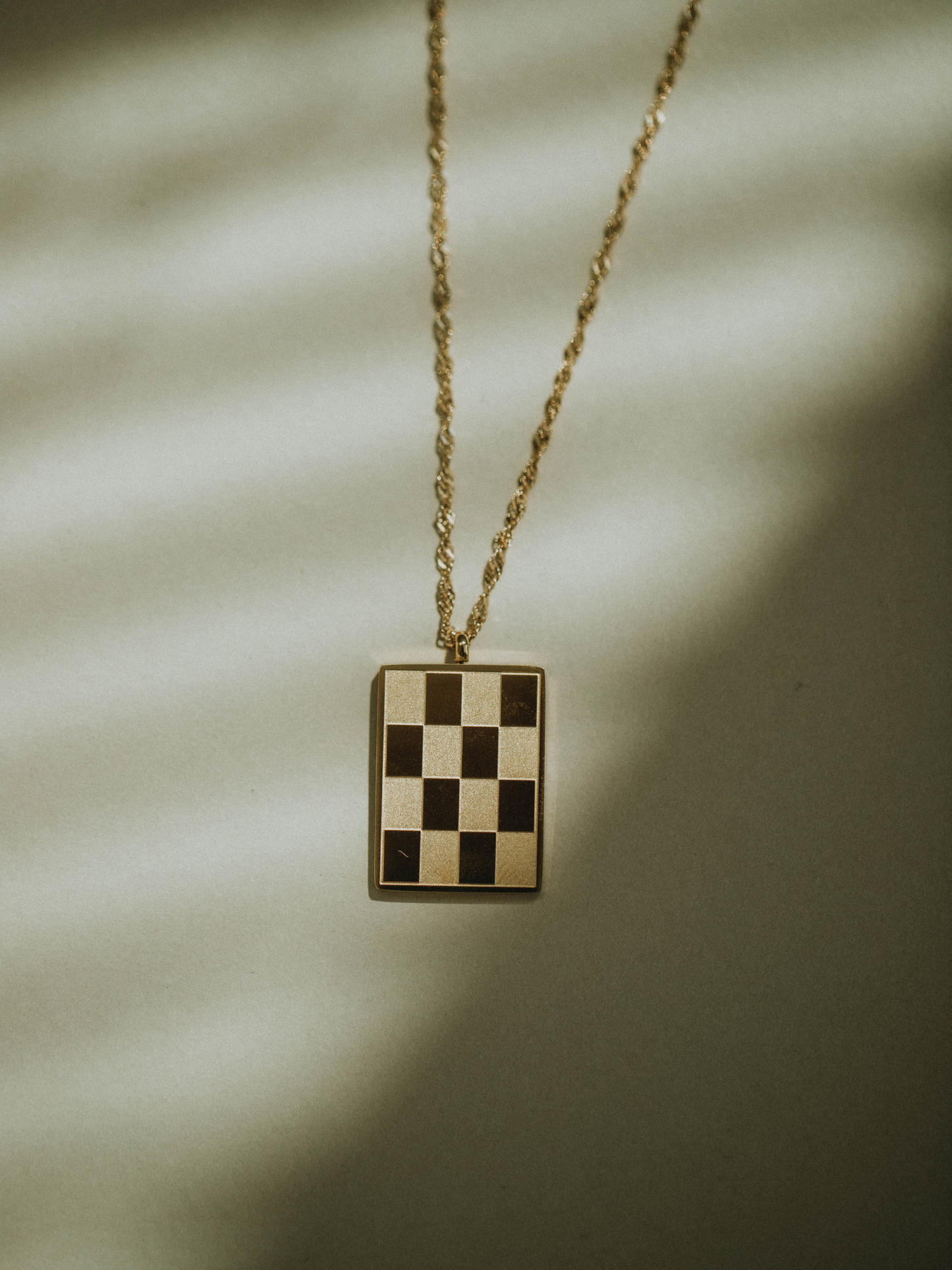 Checkmate Necklace (18k gold)