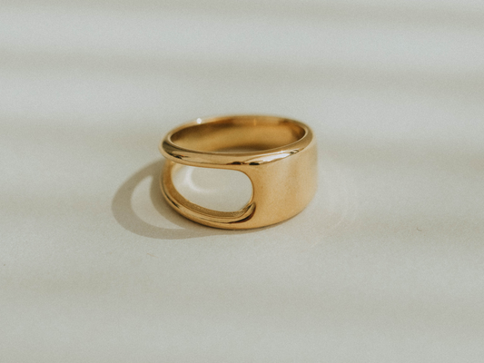 Hollow Ring (18k gold)