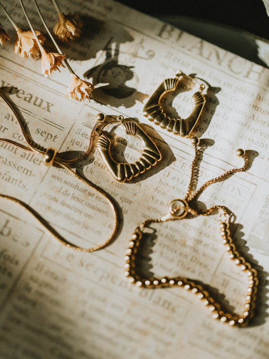 Vintage Earrings (18k gold)